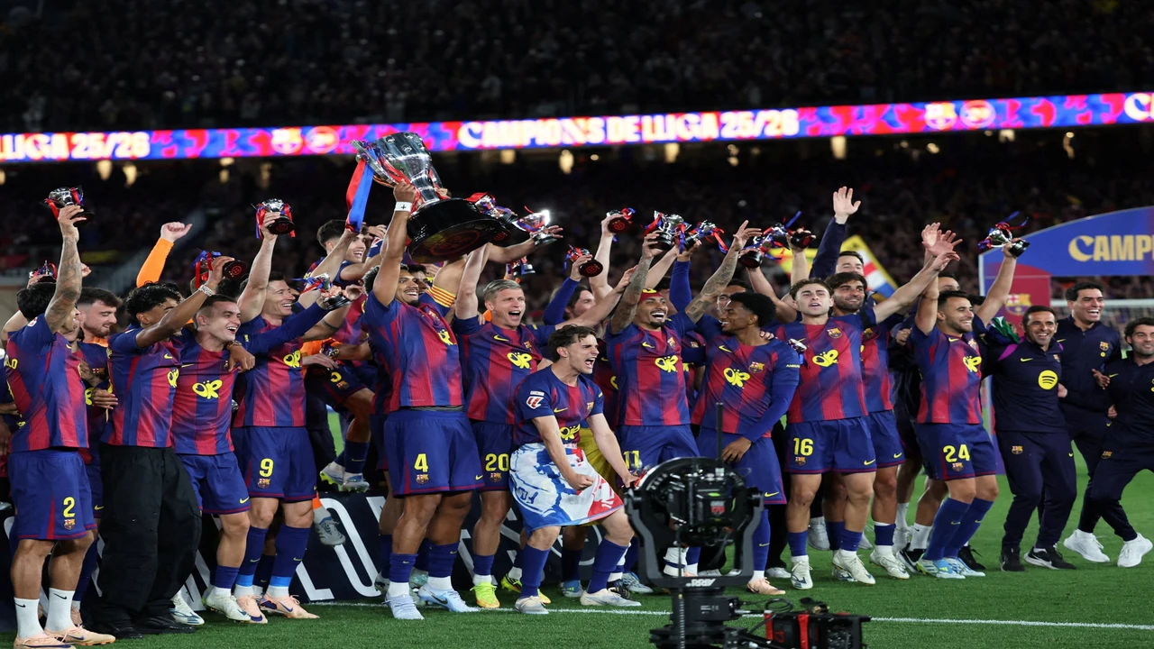كم سيجني برشلونة بعد التتويج بلقب الدوري الإسباني؟ | رياضة